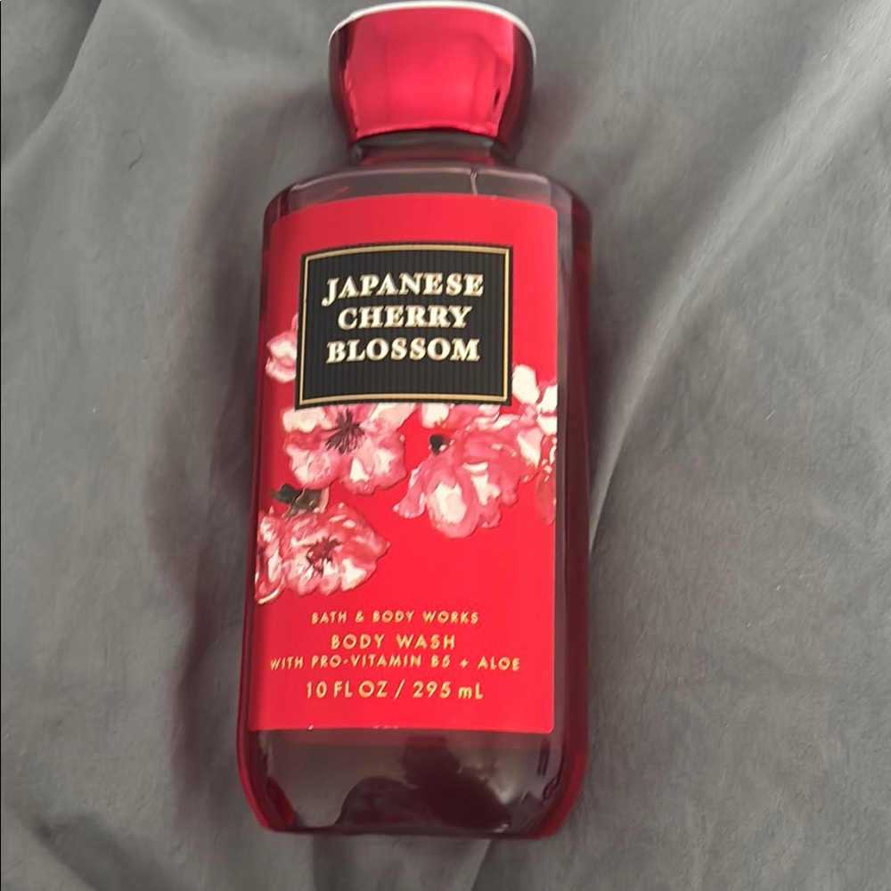 Bath & Body Works Red Body Wash Japanese Cherry Blossom